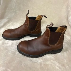 Blundstone Classic Chelsea Boots Brown Leather Men’s Size 7, Women’s Size 9.5